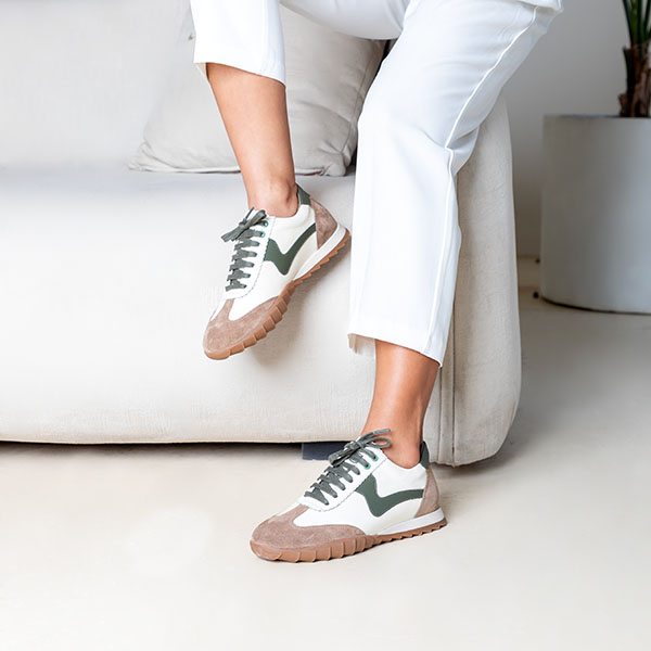 چرا پزشکان کفش چرم را توصیه می‌کنند؟